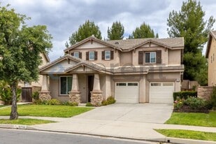 10798 Rosemary Way in Corona, CA - Building Photo
