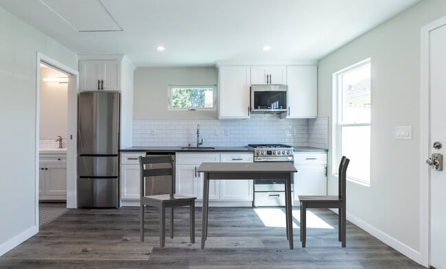 8423 Barnsley Ave, Unit ADU in Los Angeles, CA - Building Photo - Building Photo