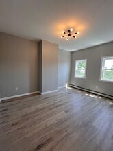 224 Old Bergen Rd, Unit 3 in Jersey City, NJ - Building Photo - Building Photo