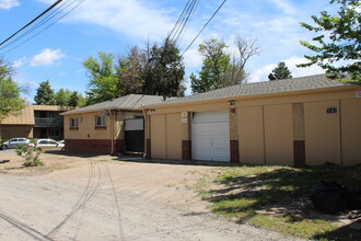 1685 Chester St in Aurora, CO - Building Photo - Building Photo