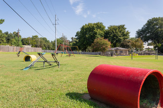 Millbrook Apartments in Shreveport, LA - Foto de edificio - Building Photo