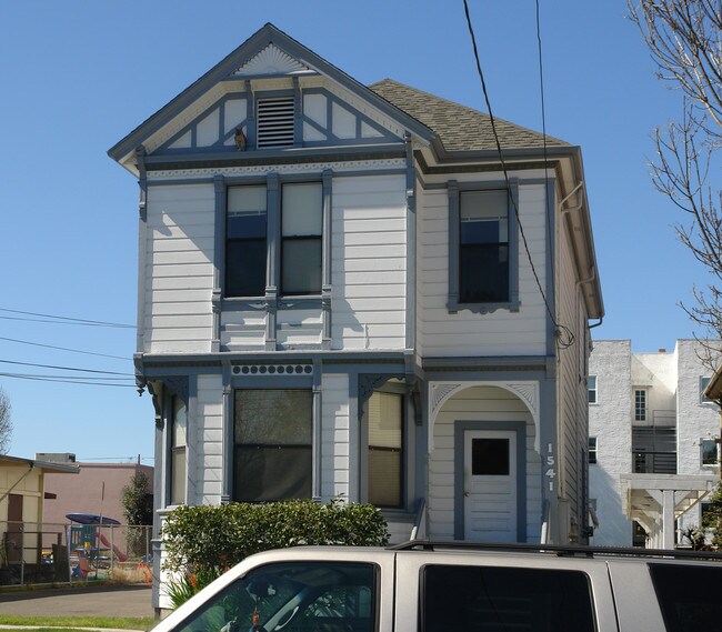 1541 Bay St in Alameda, CA - Foto de edificio - Building Photo