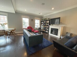 342 Dorchester St, Unit 3 in Boston, MA - Building Photo - Building Photo