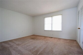 573 Winding Creek Rd in Fayetteville, NC - Building Photo - Building Photo