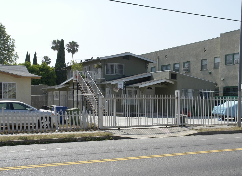 971 N Wilton Pl in Los Angeles, CA - Building Photo