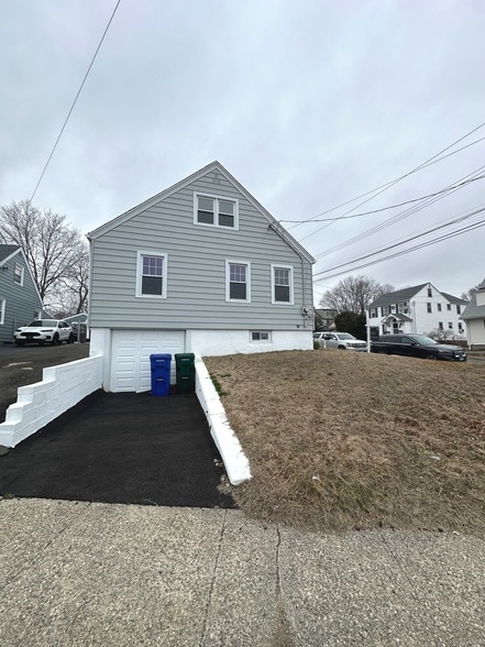 11 Colony St in Stratford, CT - Building Photo - Building Photo