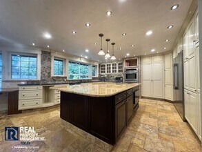 5009 Forest Glen Dr SE in Olympia, WA - Building Photo - Building Photo