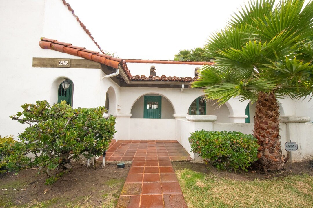 6425 Electric Ave in San Diego, CA - Building Photo