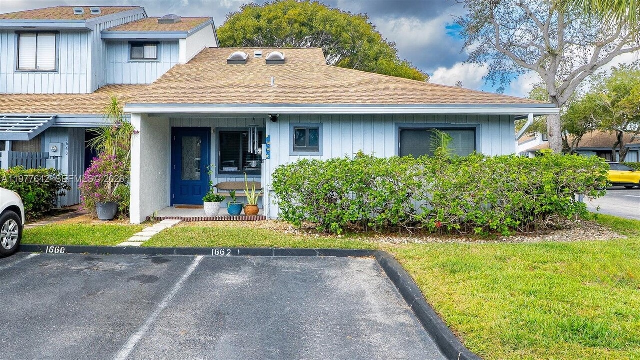 1662 N 14th Terrace in Hollywood, FL - Building Photo