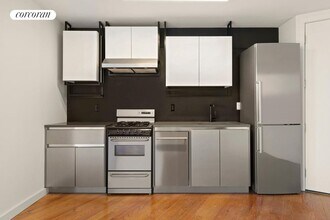 54 Noll St in Brooklyn, NY - Foto de edificio - Building Photo