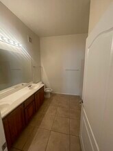 8985 S Durango Dr, Unit 1079 in Las Vegas, NV - Foto de edificio - Building Photo