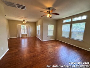20131 Horizon Way in San Antonio, TX - Building Photo - Building Photo