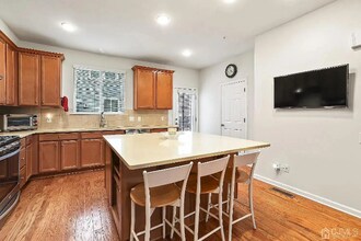 14 Fleet St in North Brunswick, NJ - Building Photo - Building Photo