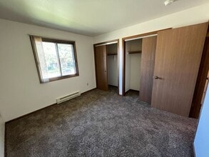 8011 60th Ave in Kenosha, WI - Building Photo - Building Photo