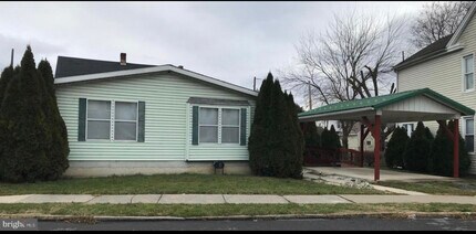 307 S Wayne St in Lewistown, PA - Foto de edificio - Building Photo