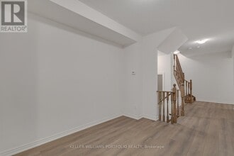 481 Manhattan Common in Oakville, ON - Building Photo - Building Photo