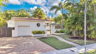 205 SW 21st Rd in Miami, FL - Building Photo