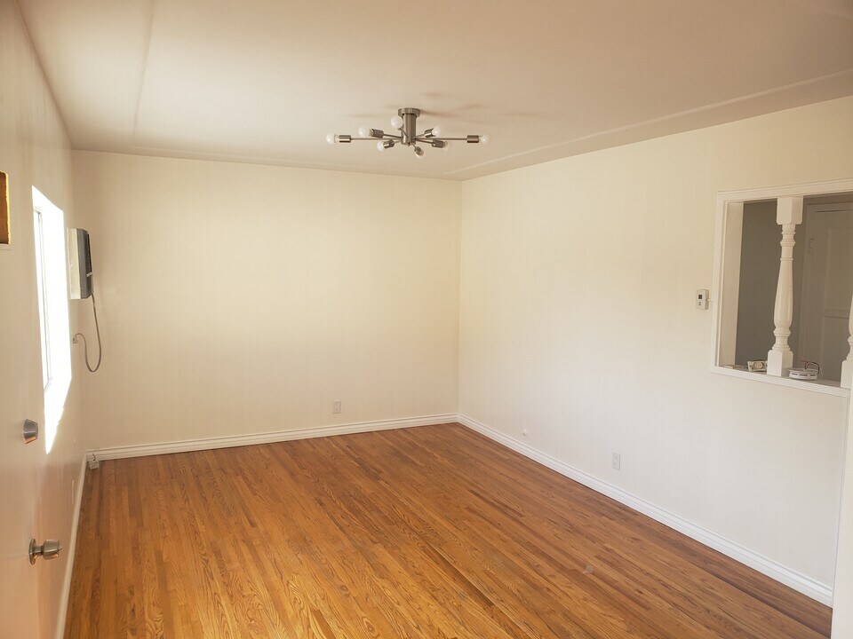 731 E Providencia Ave, Unit A in Burbank, CA - Building Photo