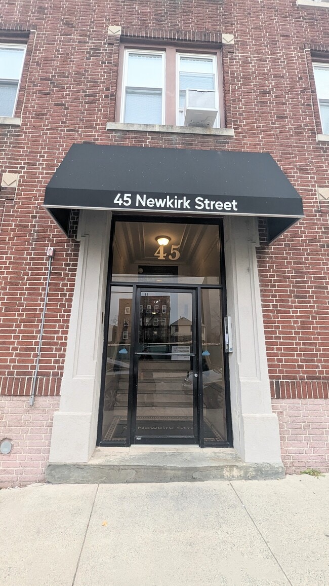 45-47 Newkirk St in Jersey City, NJ - Foto de edificio - Building Photo