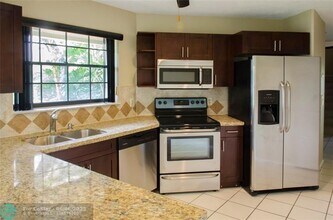 8638 Eagle Run Dr in Boca Raton, FL - Building Photo - Building Photo