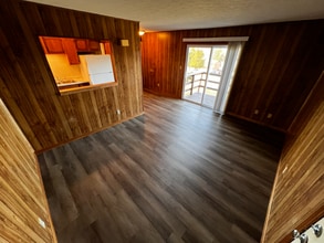 17041 Wilby Ln in Bristol, VA - Foto de edificio - Building Photo