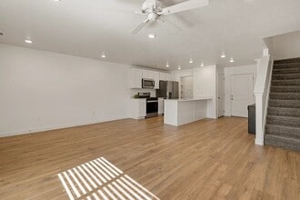 1737 S Devils Garden Ln in Washington, UT - Building Photo - Building Photo