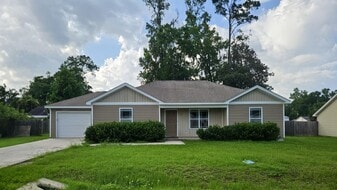 26 Susquehanna Trail in Crawfordville, FL - Building Photo