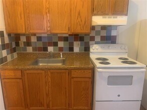 64 Tuers Ave in Jersey City, NJ - Building Photo - Building Photo