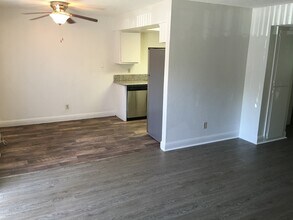 River Bend Park in Rancho Cordova, CA - Foto de edificio - Interior Photo