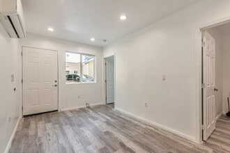 849 W 43rd St in Los Angeles, CA - Foto de edificio - Building Photo
