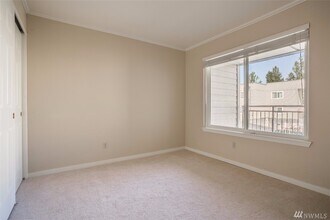 5834 NE 75th St, Unit B208 in Seattle, WA - Building Photo - Building Photo