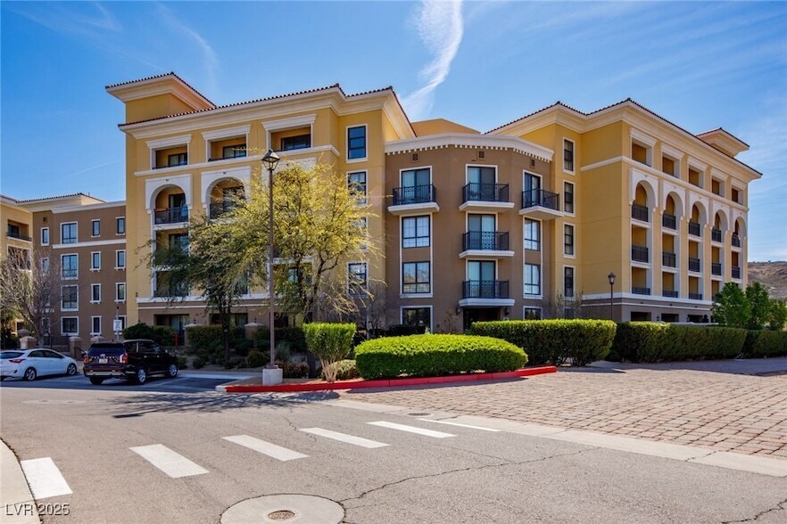29 Montelago Blvd, Unit 318 in Henderson, NV - Building Photo
