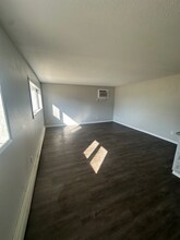 951 15th St SW-Unit -3 in Sidney, MT - Building Photo - Building Photo