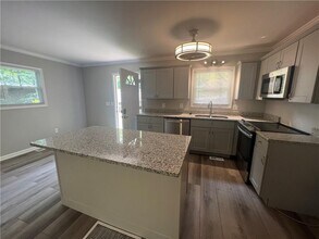 3473 McKenzie Dr in Gainesville, GA - Building Photo - Building Photo