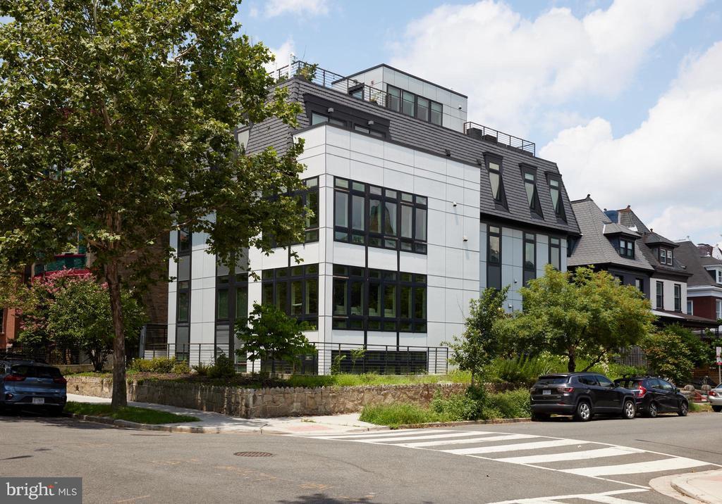 1001 Monroe St NW in Washington, DC - Building Photo