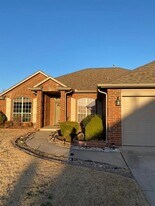 432 Sage Brush Rd in Yukon, OK - Building Photo