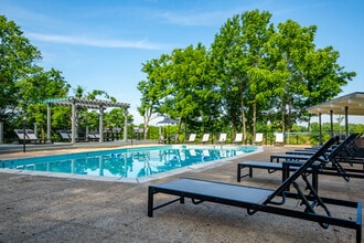 River West Apartments in Nashville, TN - Building Photo - Building Photo