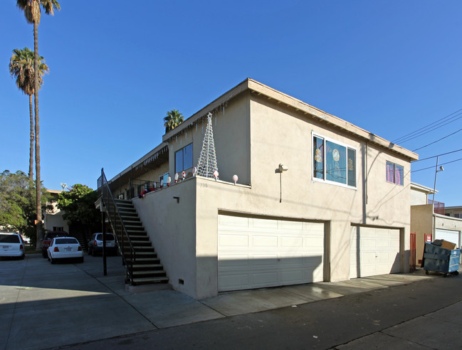 238 W Hoover Ave in Orange, CA - Foto de edificio - Building Photo