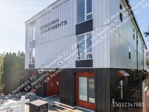 4241 N Massachusetts Ave-Unit -10 in Portland, OR - Building Photo - Building Photo