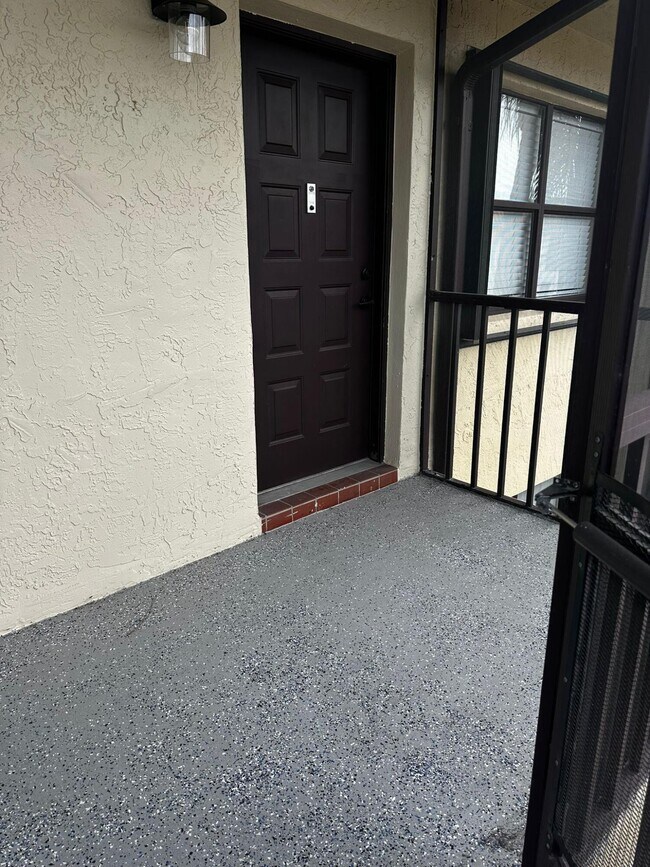 7221 Golf Colony Ct in Greenacres, FL - Building Photo - Building Photo