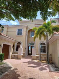 2819 Pillsbury Way in Wellington, FL - Foto de edificio - Building Photo