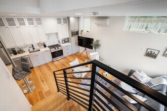 69 W Dravus St in Seattle, WA - Building Photo - Building Photo