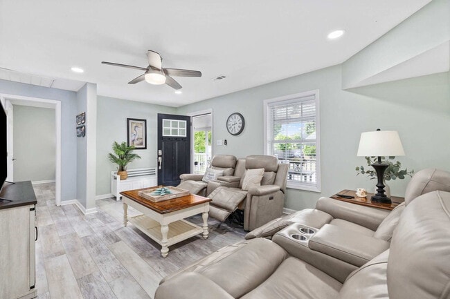 property at 430 Yaupon Ave