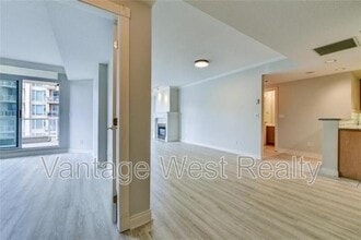 1152-1152 Sunset Dr in Kelowna, BC - Building Photo - Building Photo