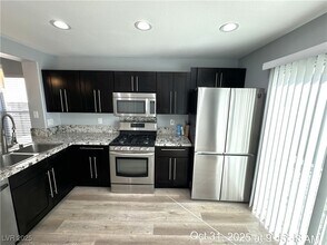 10006 Mardagen St in Las Vegas, NV - Building Photo - Building Photo