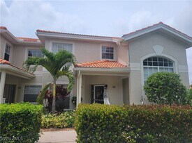 7577 Silver Trumpet Ln in Naples, FL - Building Photo