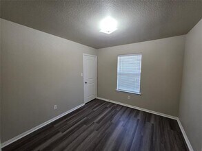 145 N Meadows Dr in Granbury, TX - Building Photo - Building Photo