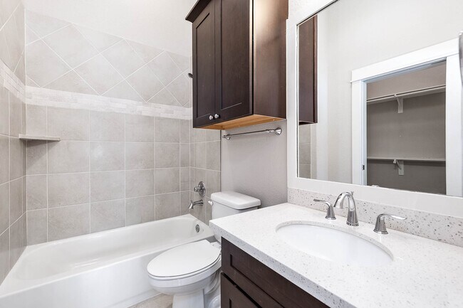 property at 925 W 23rd St