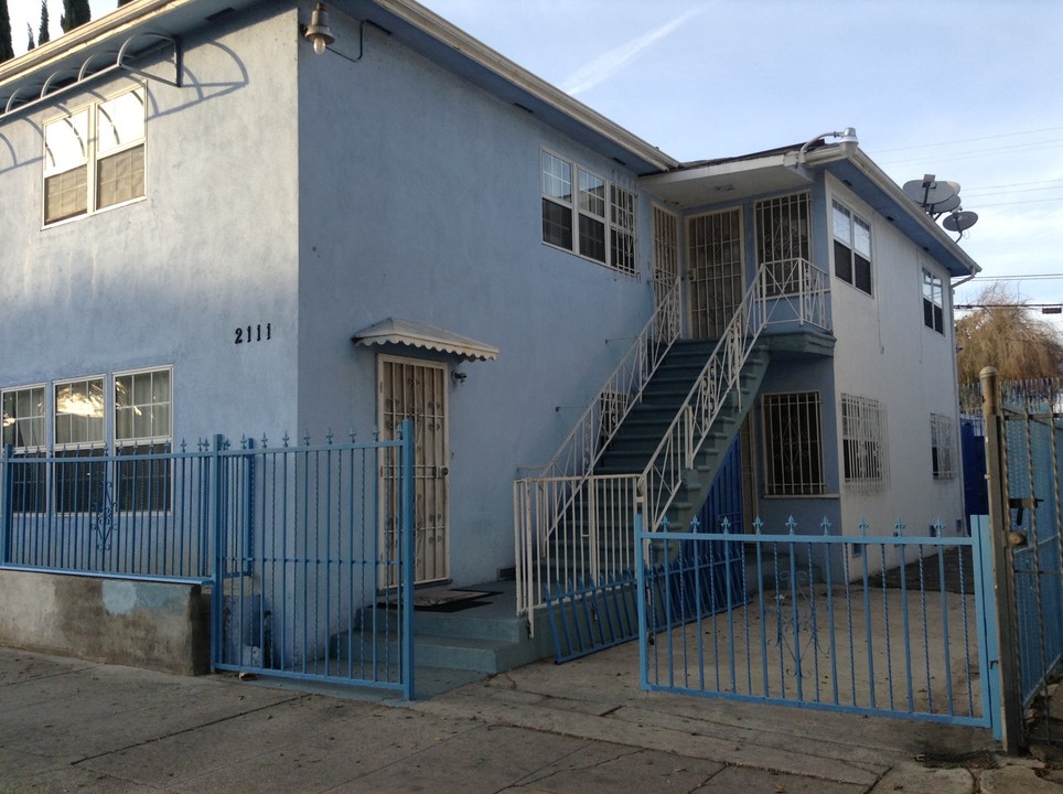 2111 W Florence Ave in Los Angeles, CA - Building Photo