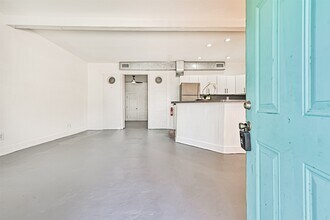 2201 48th St in Galveston, TX - Building Photo - Building Photo